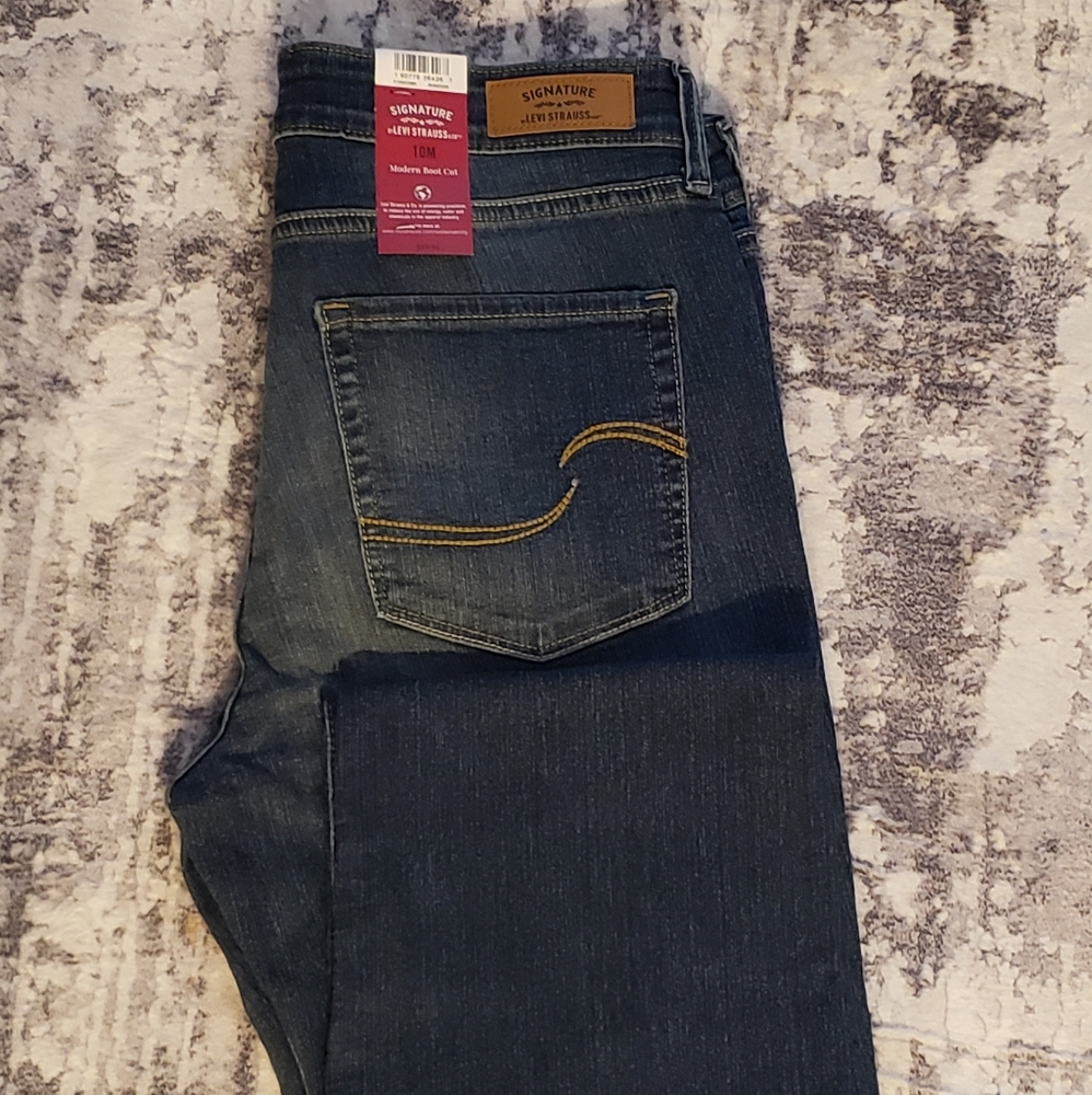 NWT-Levi Strauss Signature Stretch Modern Bootcut